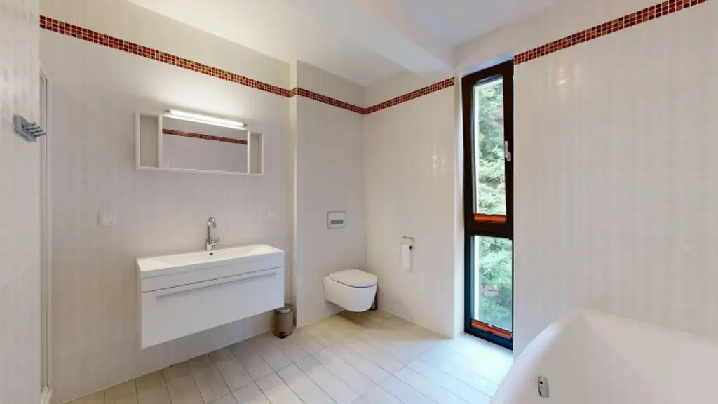 Luxusvilla mit Infinitypool in absoluter Ruhelage in Hinterbrühl – Exklusives Anwesen mit Top-Ausstattung
