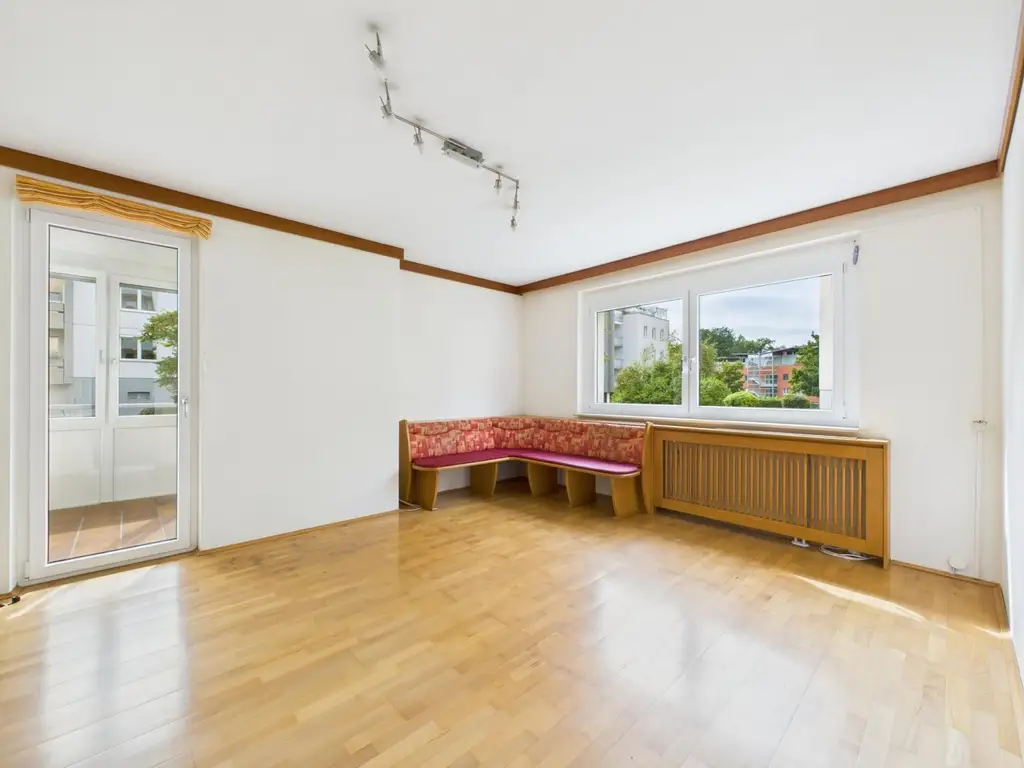 LINZ / FROSCHBERG: WANN WENN NICHT JETZT - Perfekt aufgeteilte Eigentumswohnung mit 4 Zimmer - Wohnfläche ca. 92 m2 + Loggia (Einzelgarage möglich)