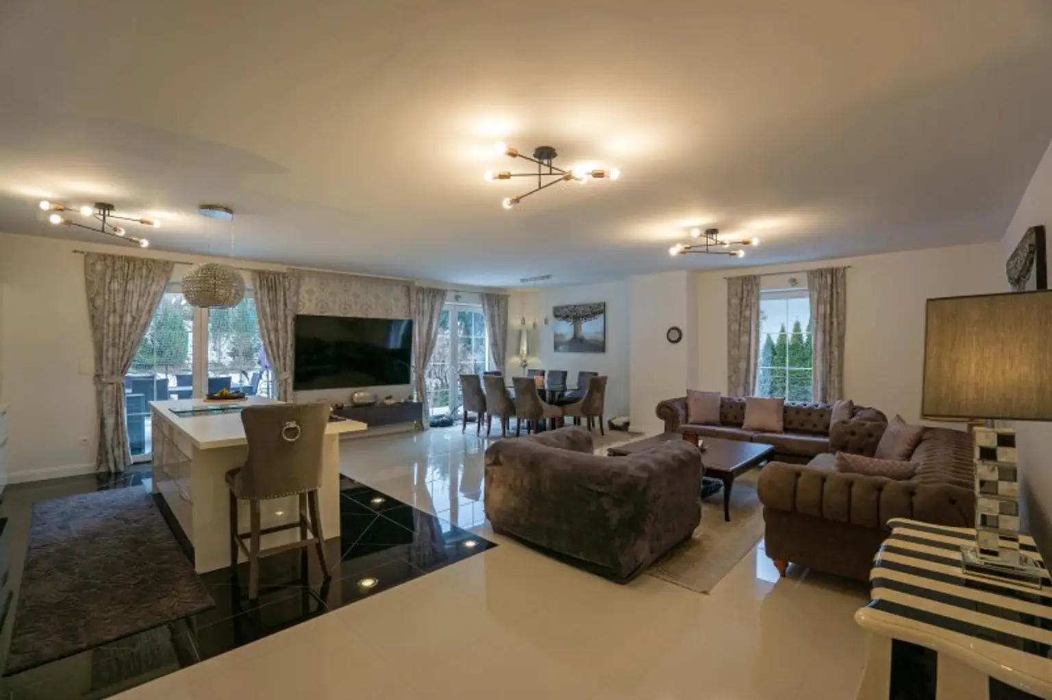 Wohnzimmer Mittelgeschoß