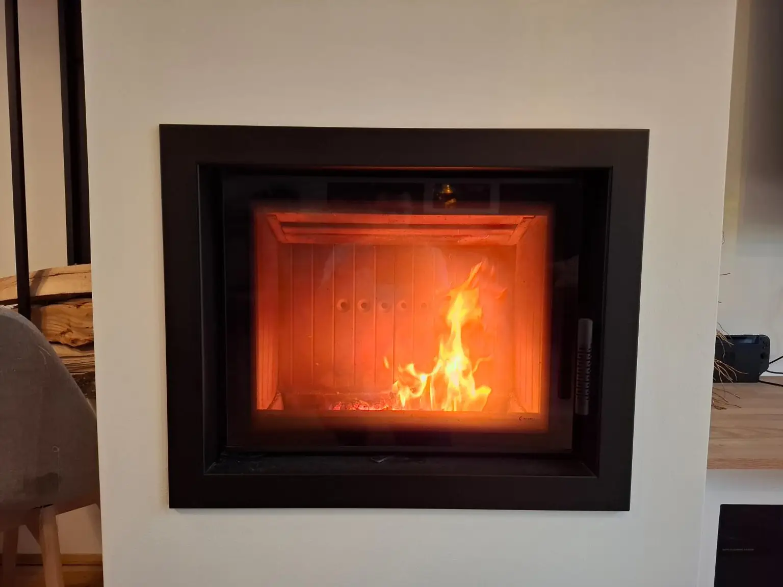 Neuwertige Doppelhaushälfte mit TOP Ausstattung in ruhiger Ortsrandlage