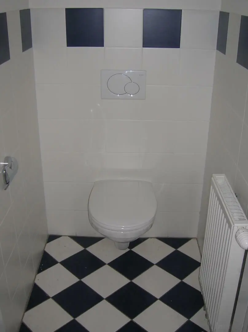 Sofortbezug: Dachgeschosswohnung im 2.OG ohne Lift-mit 2 Bädern und Galerie