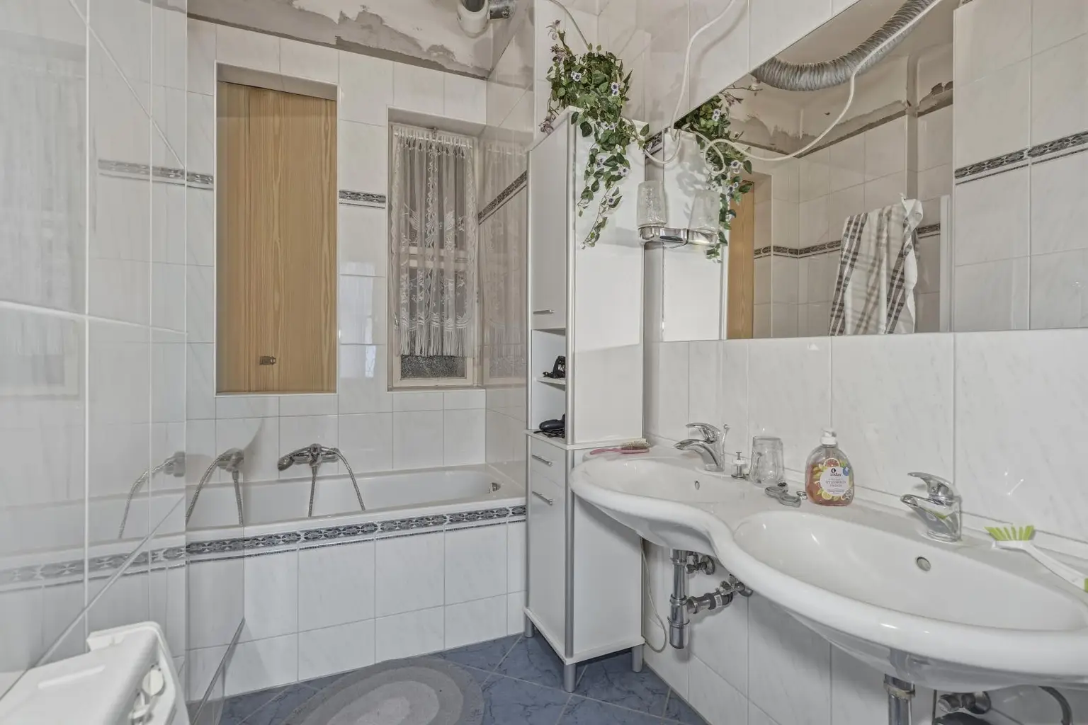 Wohnung 2, Badezimmer