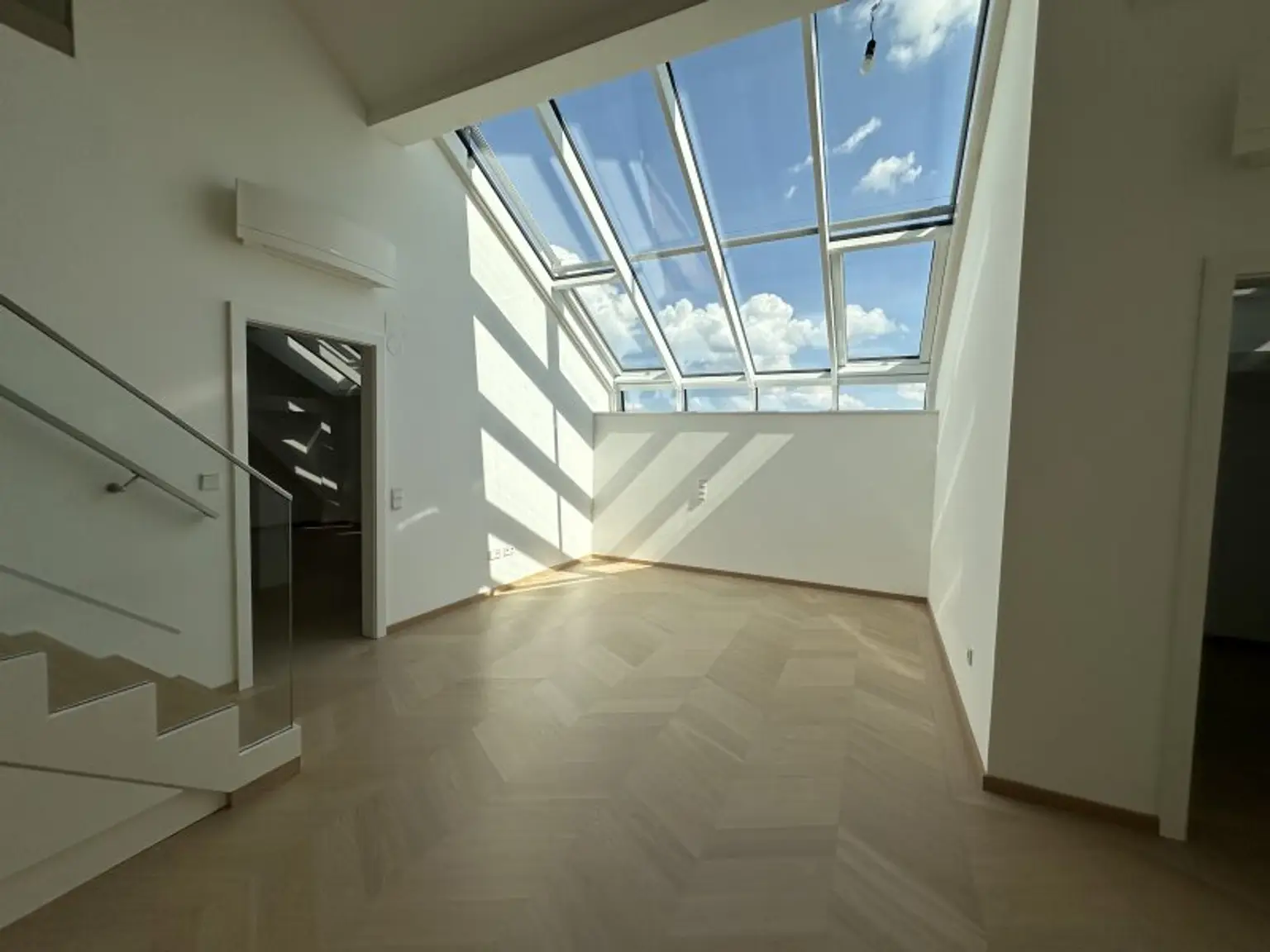 Gonzagagasse: moderne 4-Zimmer-Maisonette mit Freifläche: Leben im City-Center!