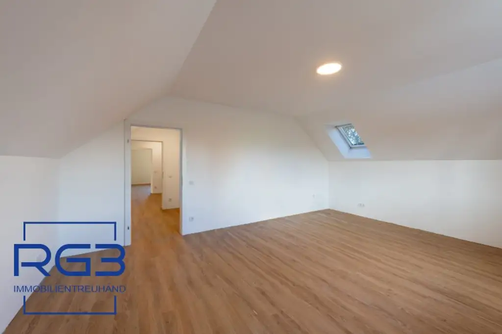 Großes Einfamilienhaus mit großem Garten # Provisionsfrei