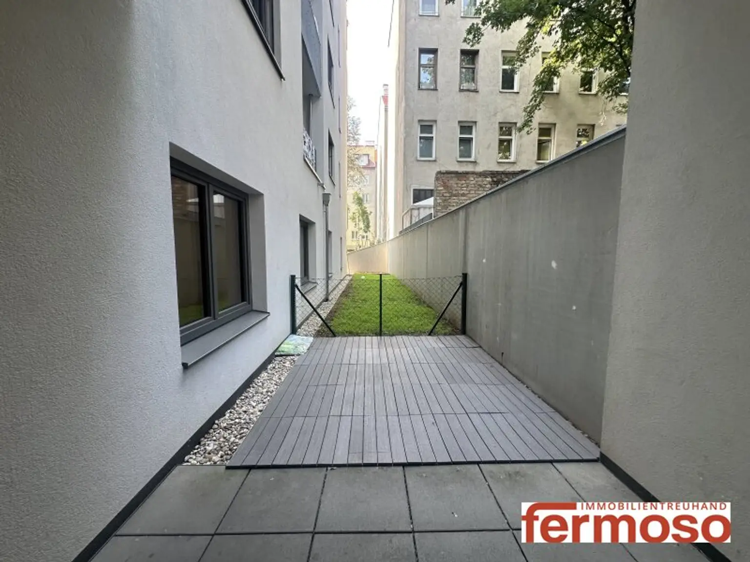 Neuwertige 2-Zimmer-Wohnung mit Garten und Loggia im Herzen von 1210 Wien!