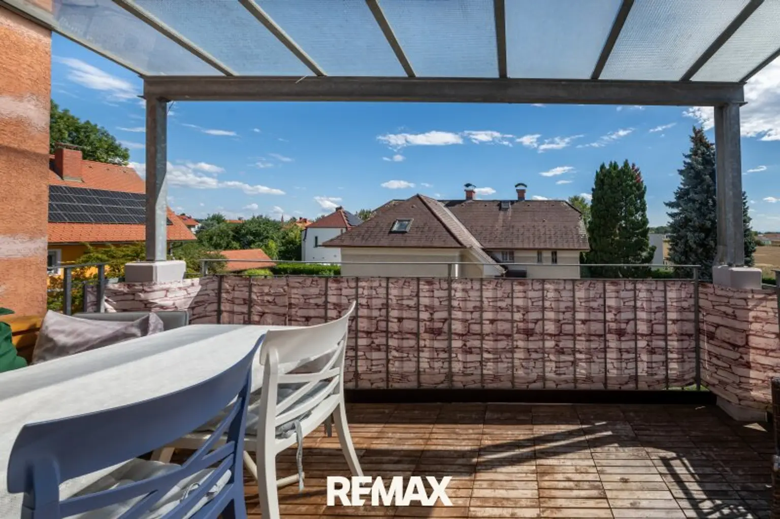 Großzügige Südterrasse
