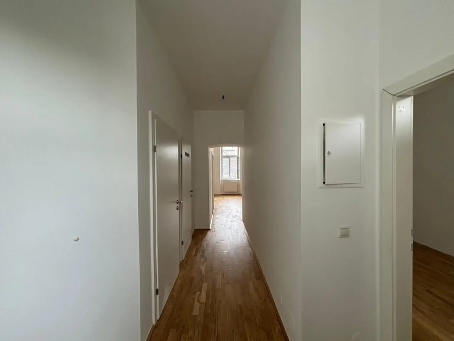 NÄHE U3 Johnstraße: Sonnige 2-Zimmerwohnung im 2. OG mit hofseitigem Schlafzimmer