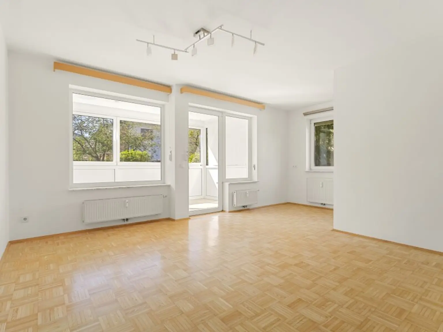 Schöne und teilmöblierte 2 Zimmer Wohnung 65m² mit Westloggia und Tiefgarage in Viktring - Rekabachweg