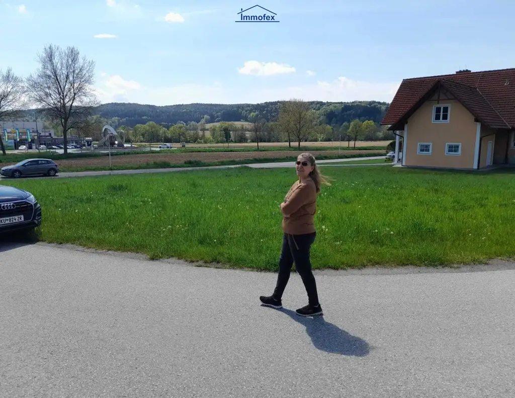 Sonniges, ebenes Baugrundstück in schöner Wohnlage
