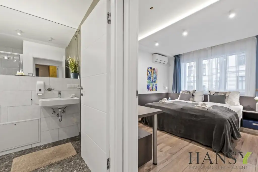 Vollmöblierte 3-Zimmer-Wohnung mit Loggia & zwei getrennt begehbaren Schlafzimmern! (WG-tauglich) 5 Gehminuten zur Mariahilfer-Straße