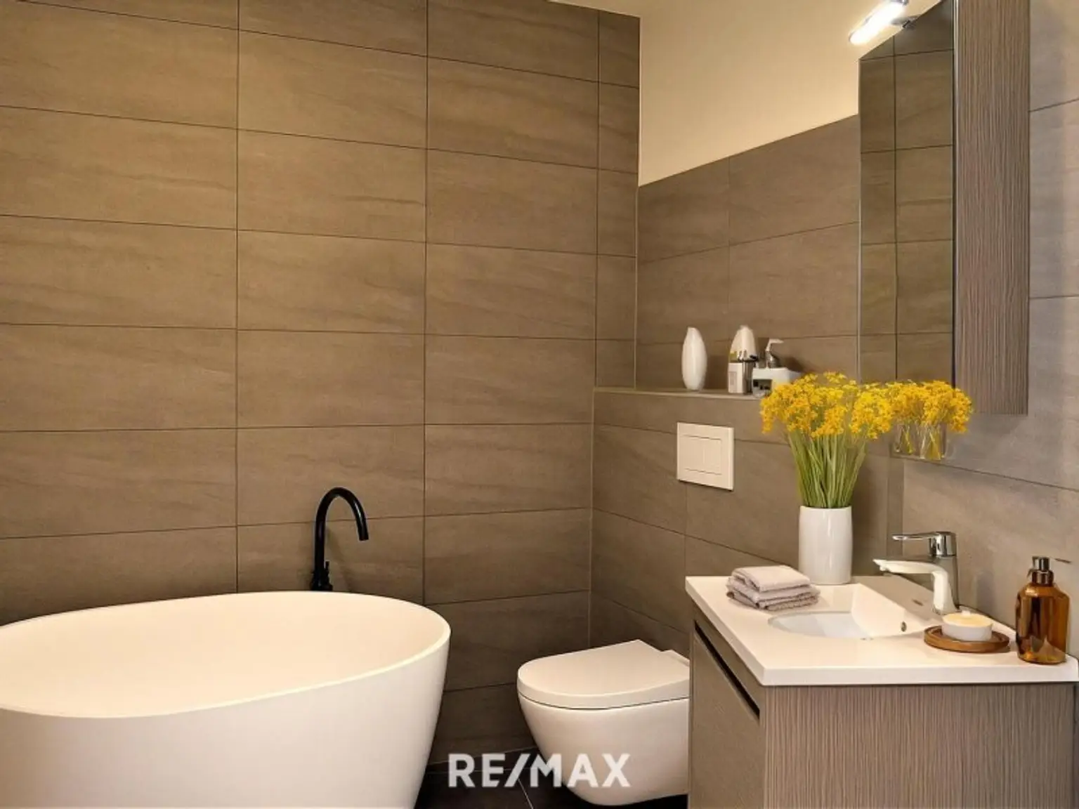 Badezimmer (virtuell eingerichtet)