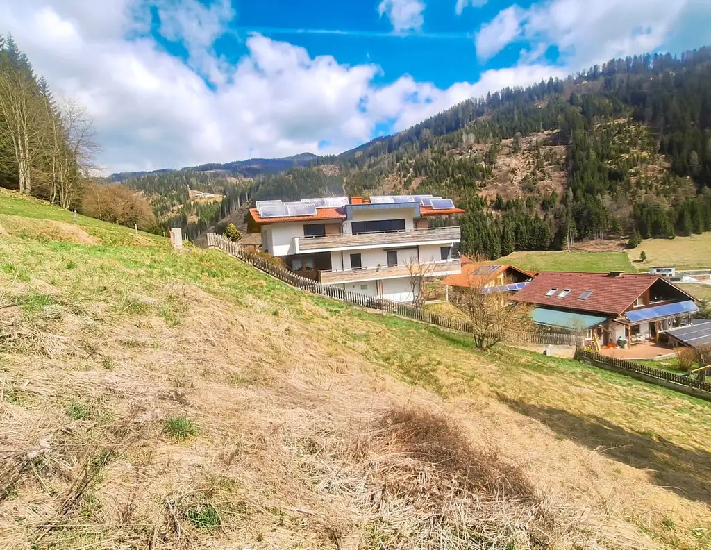 Sonniges Baugrundstück in Hanglage mit Panoramablick über Murau. - Großes Baupotential.
