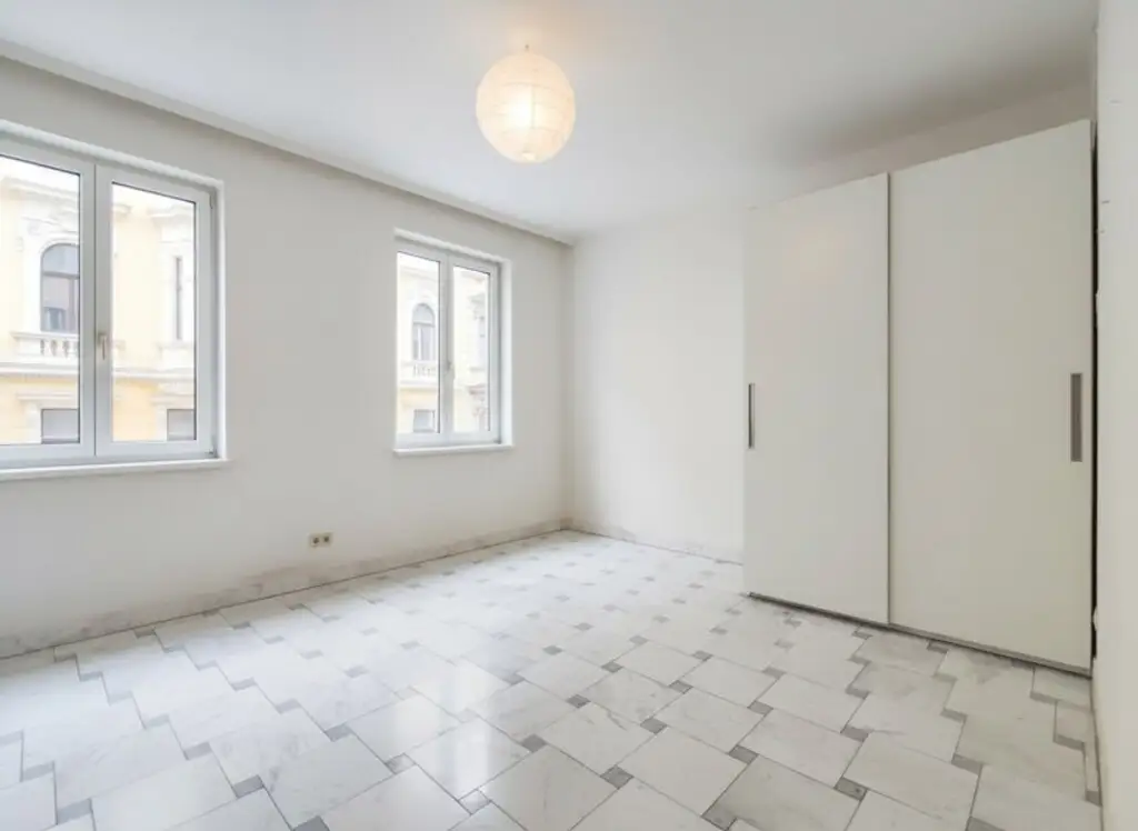 LINDENGASSE - Weitläufiger Wohnraum mit Balkon