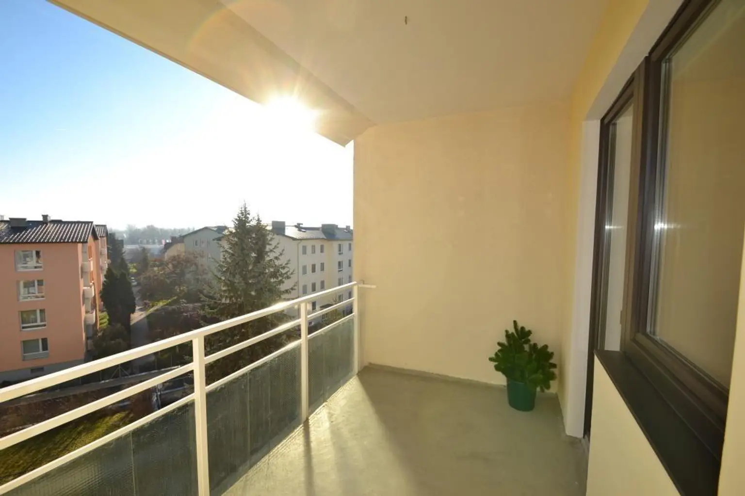 südseitige Loggia (überdacht)