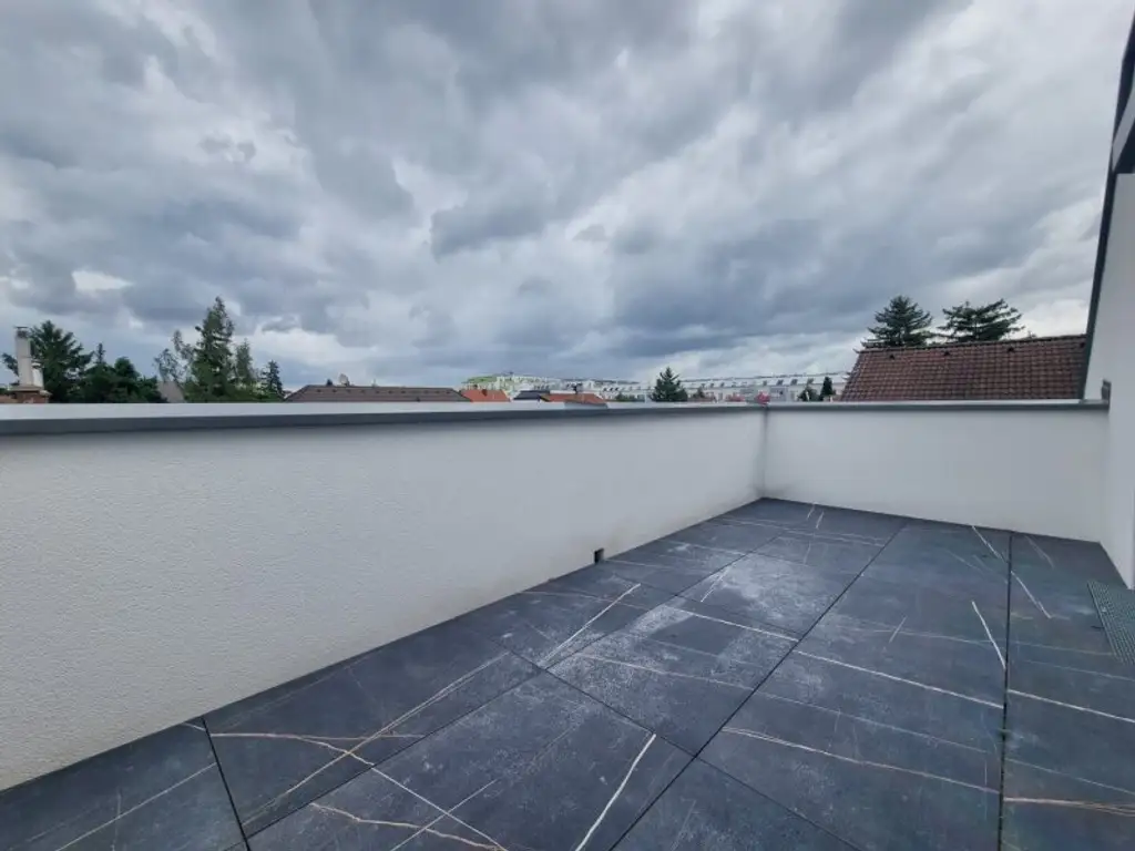 Modernes Eckreihenhaus in TOP-LAGE nahe U6: Erstbezug  mit Garten, Dachterrasse, 5 Zimmern, 2 Bädern – inkl. Küche & Stellplatz