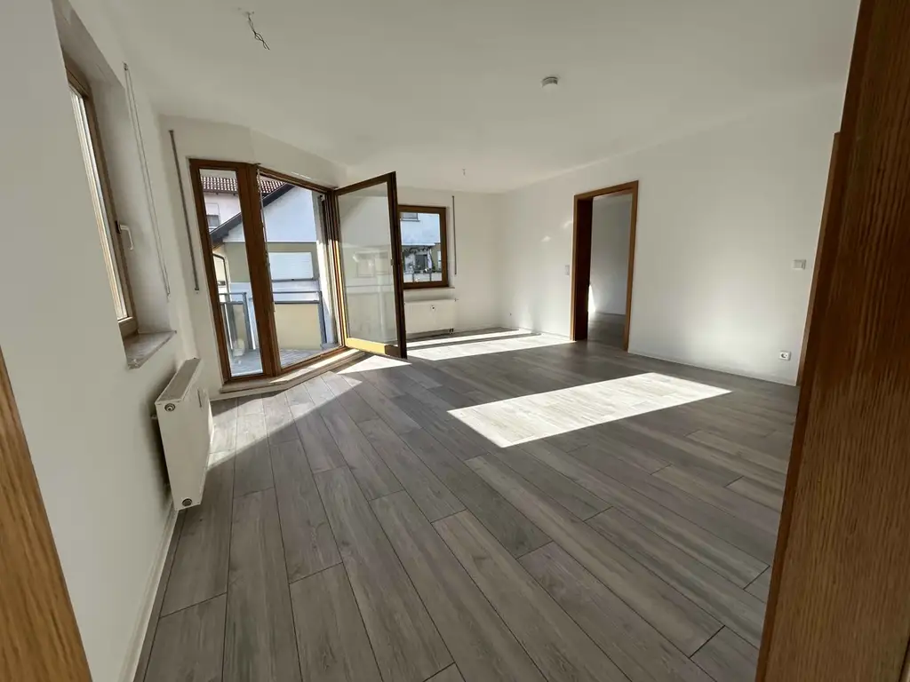 Schöne 2-Zimmer Wohnung
mit Balkon, Küche und TG in Weil der Stadt. Ab 1.April zur Miete frei !