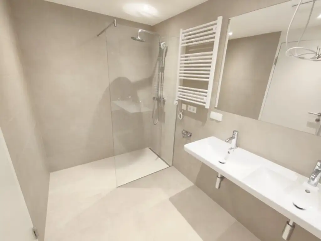 Arndtstraße! Neubau 3-Zimmer-Erstbezug mit Loggia im 3. Liftstock - Top44