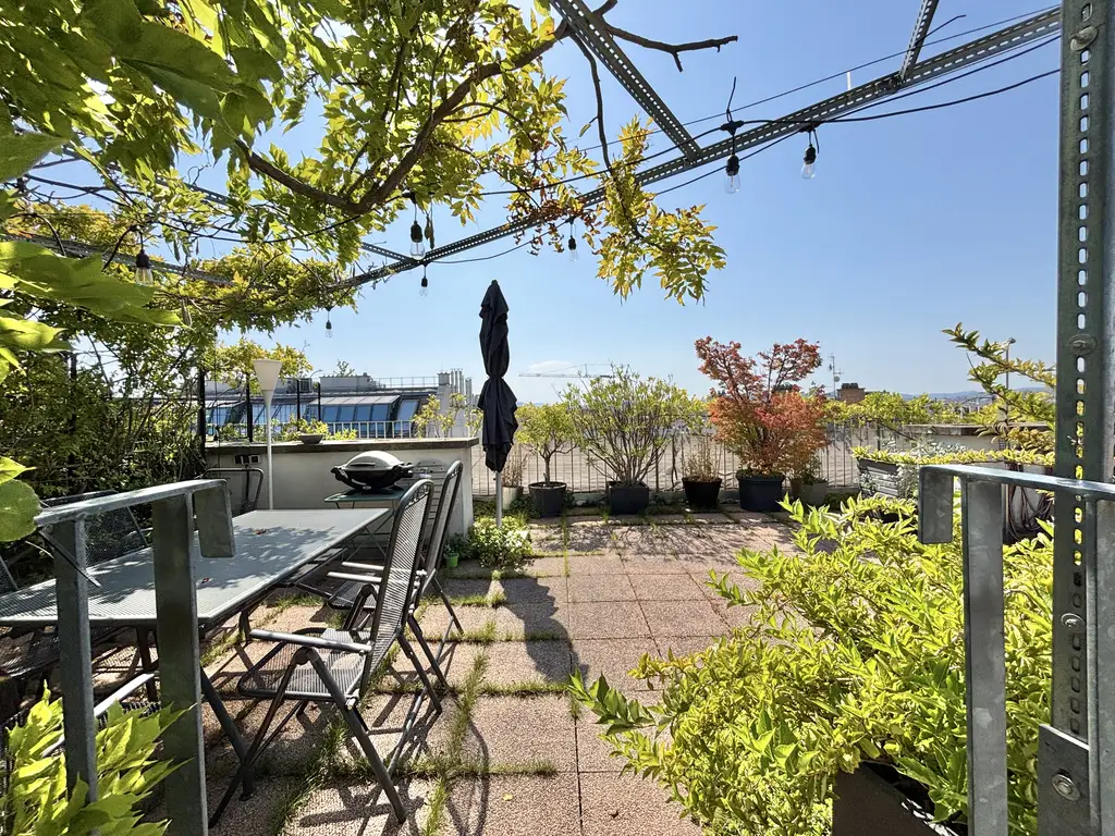 Grüner Dachgarten mit Blick über Wien I exklusive DG - Wohnung I Großzügige Fensterflächen mit Rollläden I Klimaanlage
