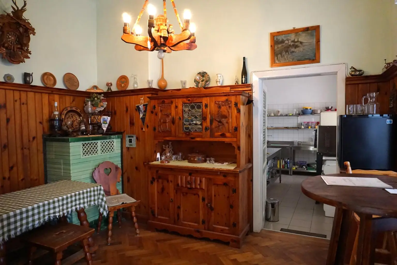 Ladenlokal mit großzügigen Arbeitsräumen und Kühlhäusern auf ca. 100m2