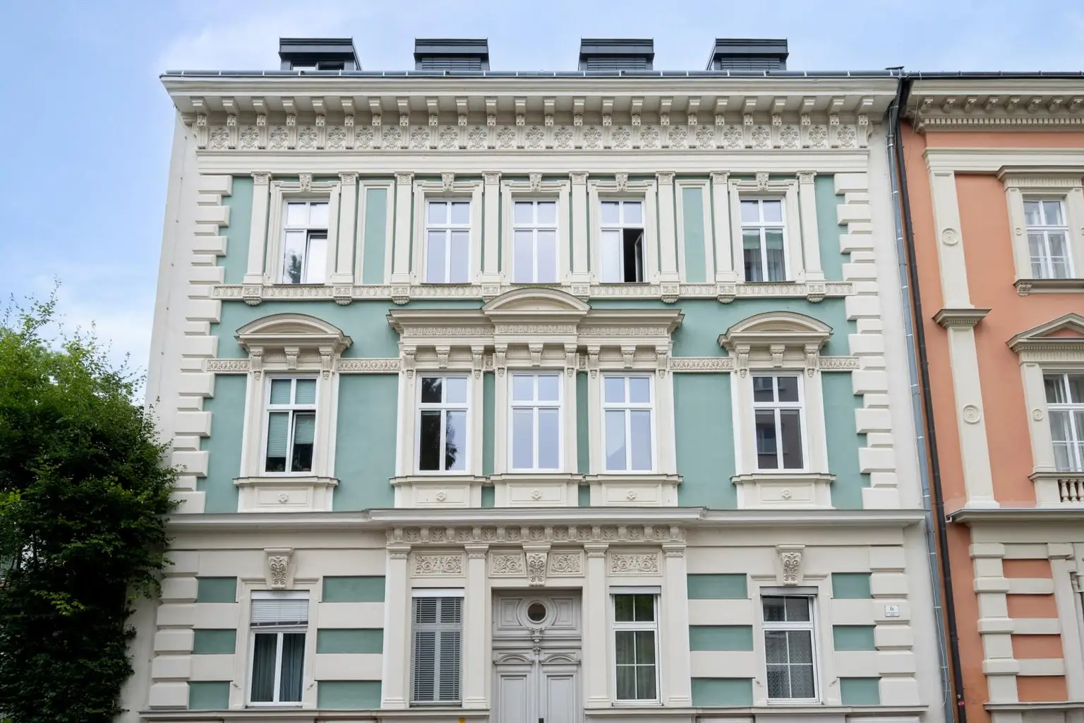 TRADITION TRIFFT MODERNE – EINZIGARTIGES WOHNJUWEL – ZENTRUM VON STEYR! Exklusives Wohnen über zwei Etagen mit traumhafter Dachterrasse!