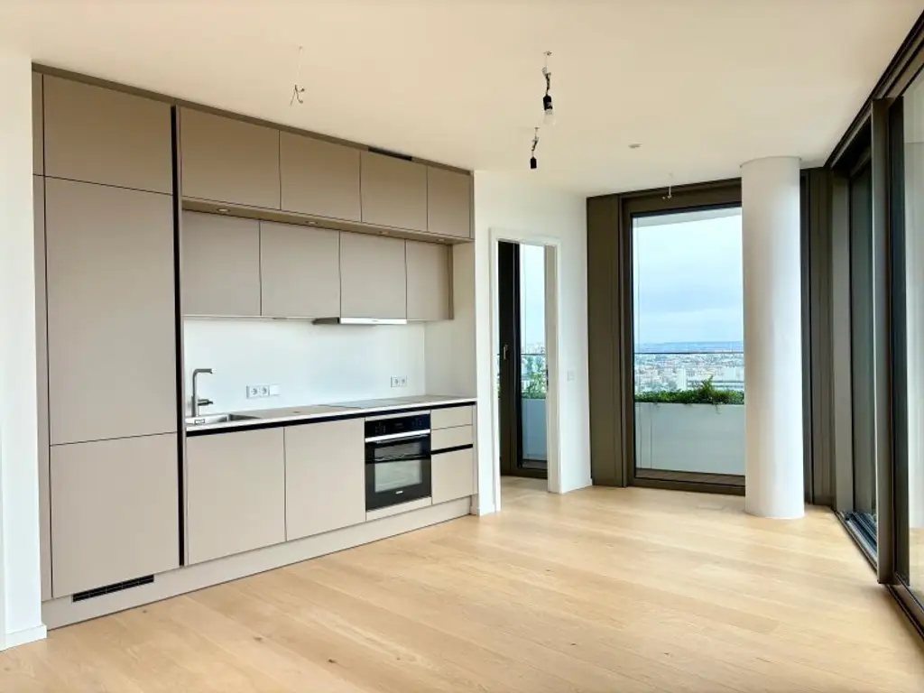 LUXURIÖSE 3-ZIMMER-WOHNUNG MIT 2 BÄDERN, GARAGENPLATZ UND ATEMBERAUBENDEM PANORAMABLICK