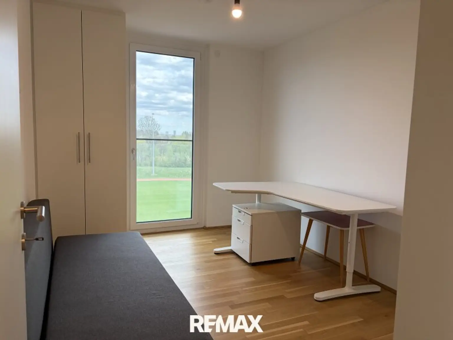 Schlafzimmer mit Einbaumöbel