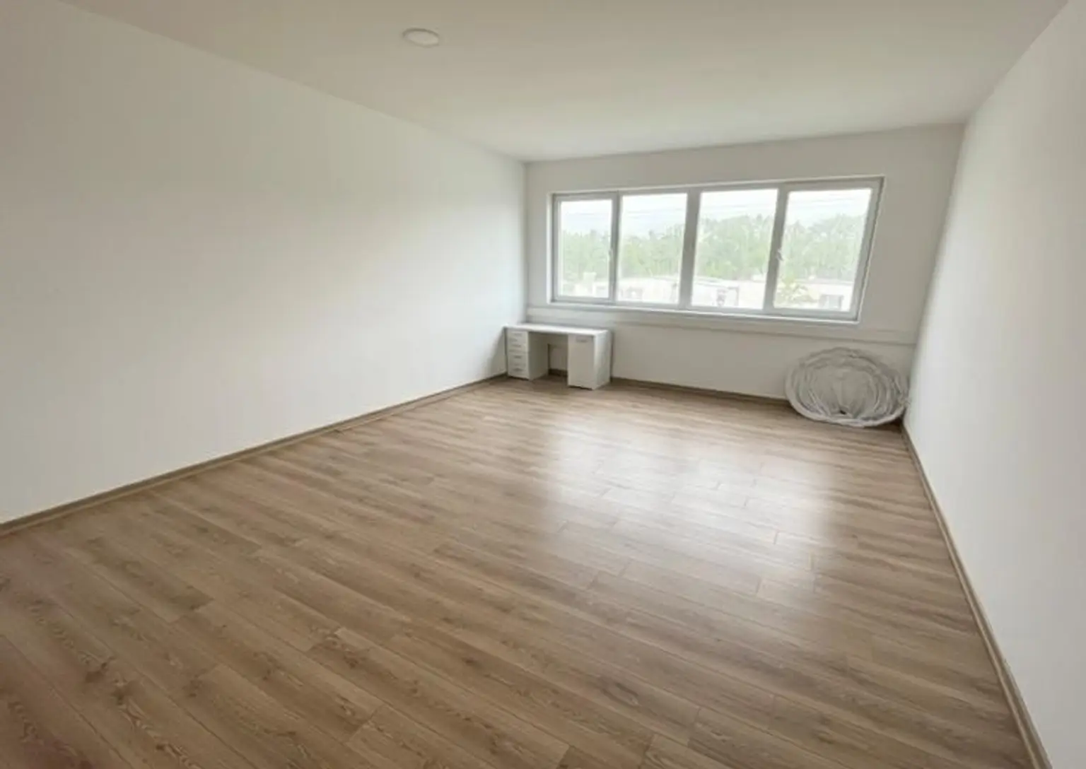 ''Bürofläche mit 3 Büros, Empfang, Küche & Sanitäranlagen – sofort bezugsfertig''