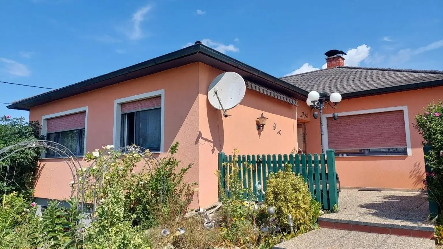 "Miethaus mit Terrasse und Garten - Breitenlee - Neuessling"