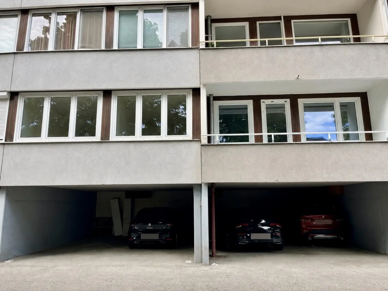 Hausansicht mit Loggia