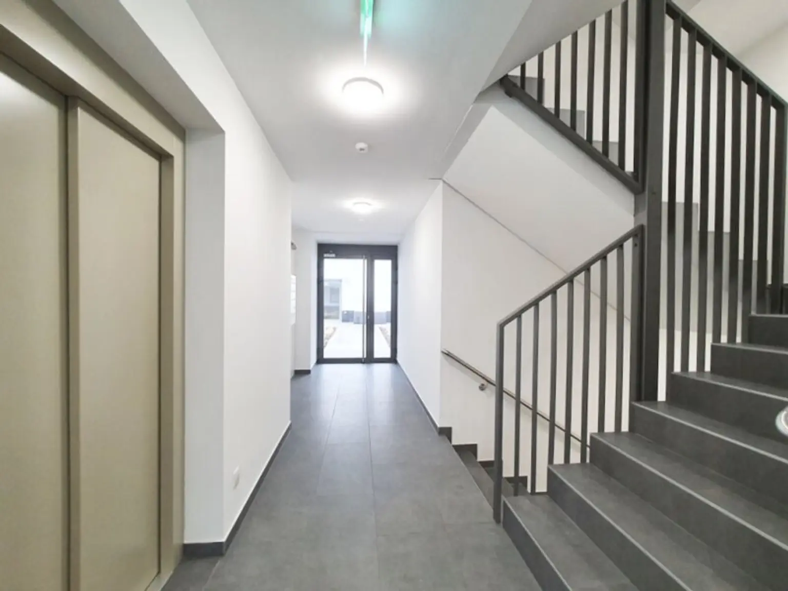 Hochwertige DG-Wohnung mit 3 Terrassen in der Staudgasse