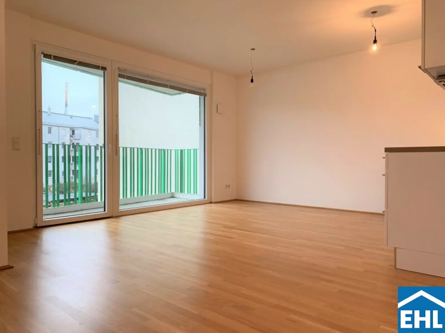 Freundliche 2 Zimmerwohnung an der U3!
