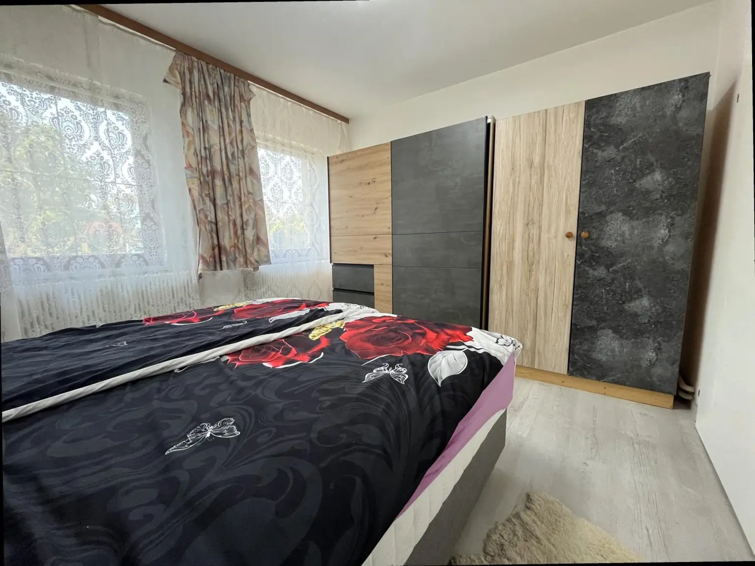 Schlafzimmer 1 I
