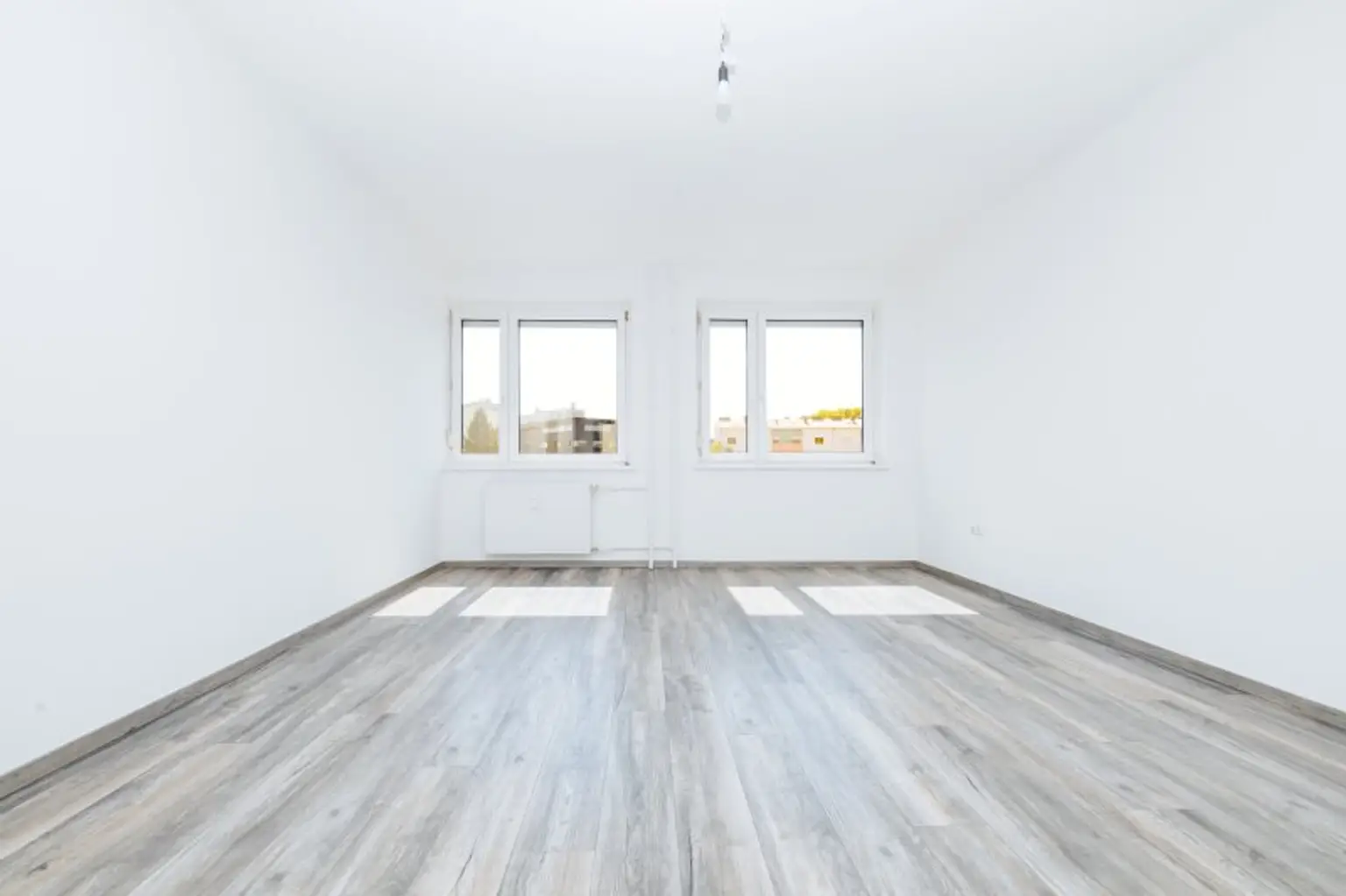 KEINE PROVISON I SONNIGE LOGGIA I KOMPLETT ERNEUERT I 3-ZIMMER-DOMIZIL I BESTE LAGE BEIM LEND I HELL & LUFTIG I RUHIGES WOHNEN I TIERFREUNDLICHES ZUHAUSE I PROJEKT WOHNEN I