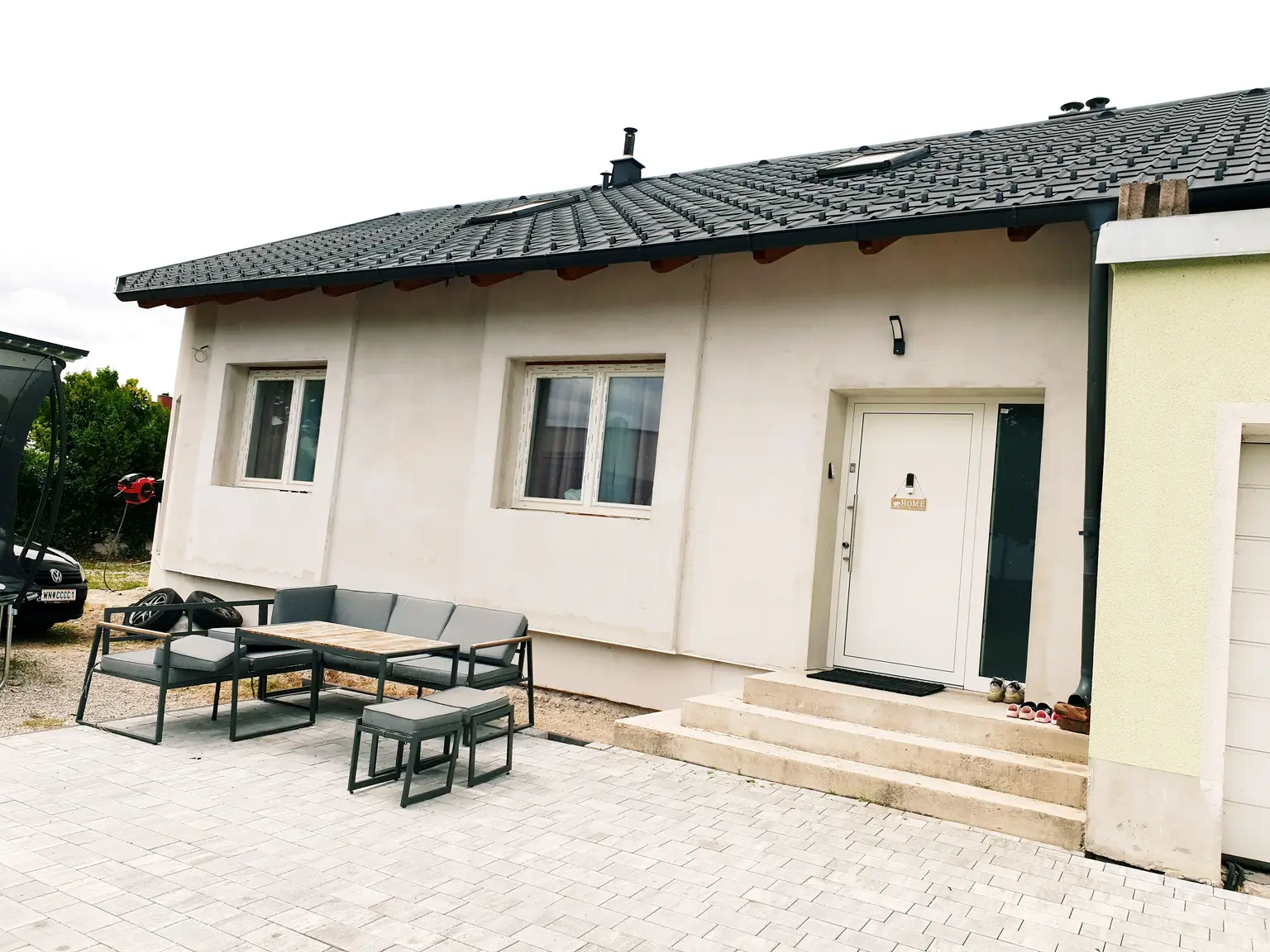 Einfamilienhaus mit Doppelgarage zu verkaufen!