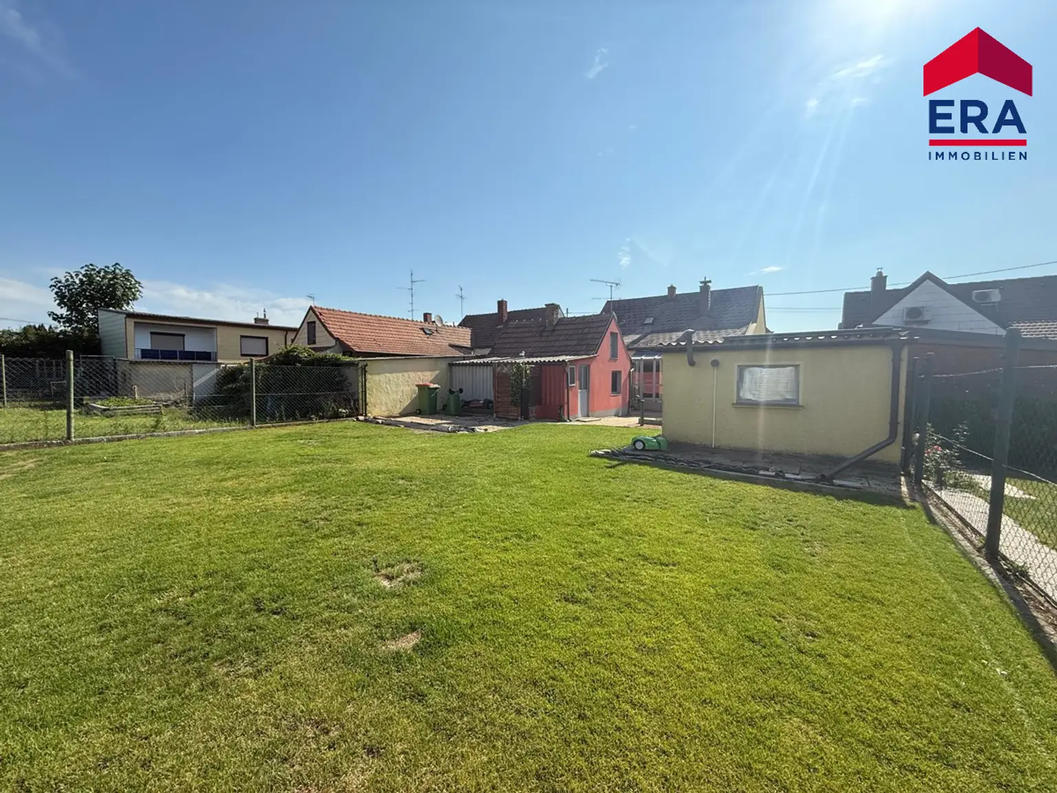 Gepflegtes Einfamilienhaus mit Nebengebäuden in 2273 Hohenau an der March - ruhige Siedlungslage!