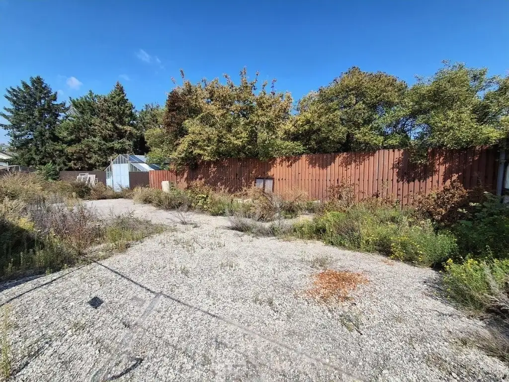 "Wien-Breitenlee - Pacht-Eck-Grundstück in frequentierter Lage"