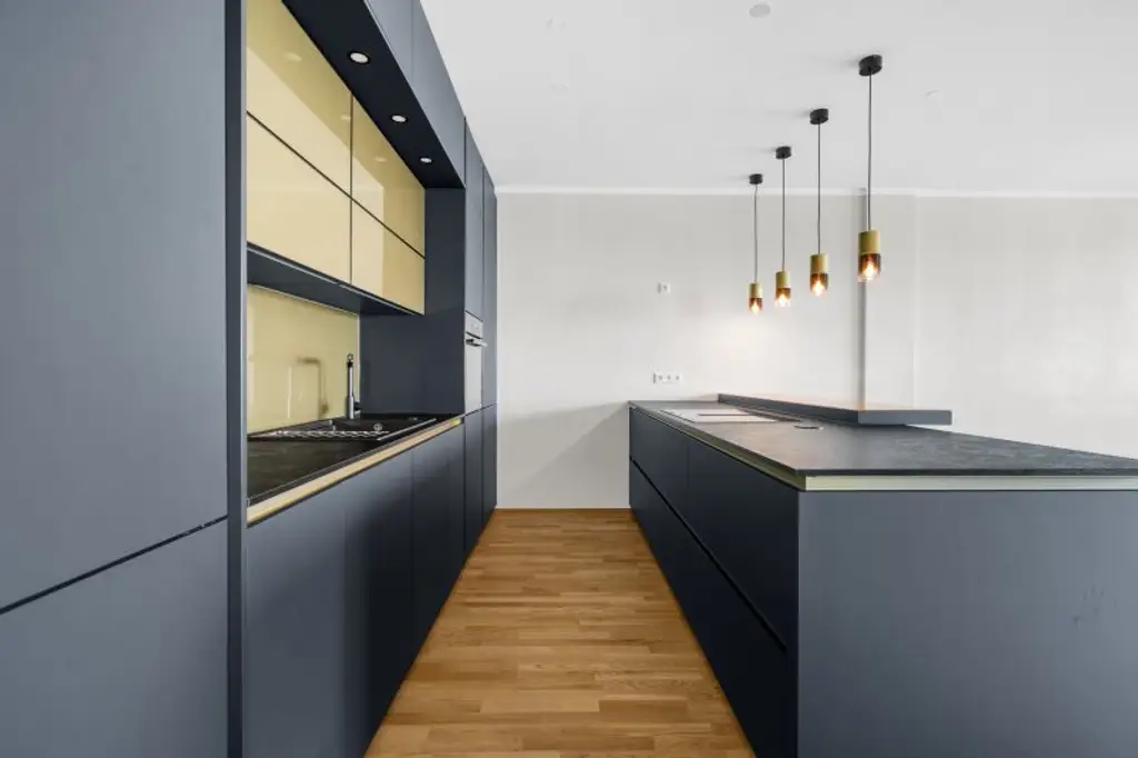 Q-Tower ! Moderne 3 Zimmer mit Balkon & Stellplatz/ +++RE/MAX Trend+++