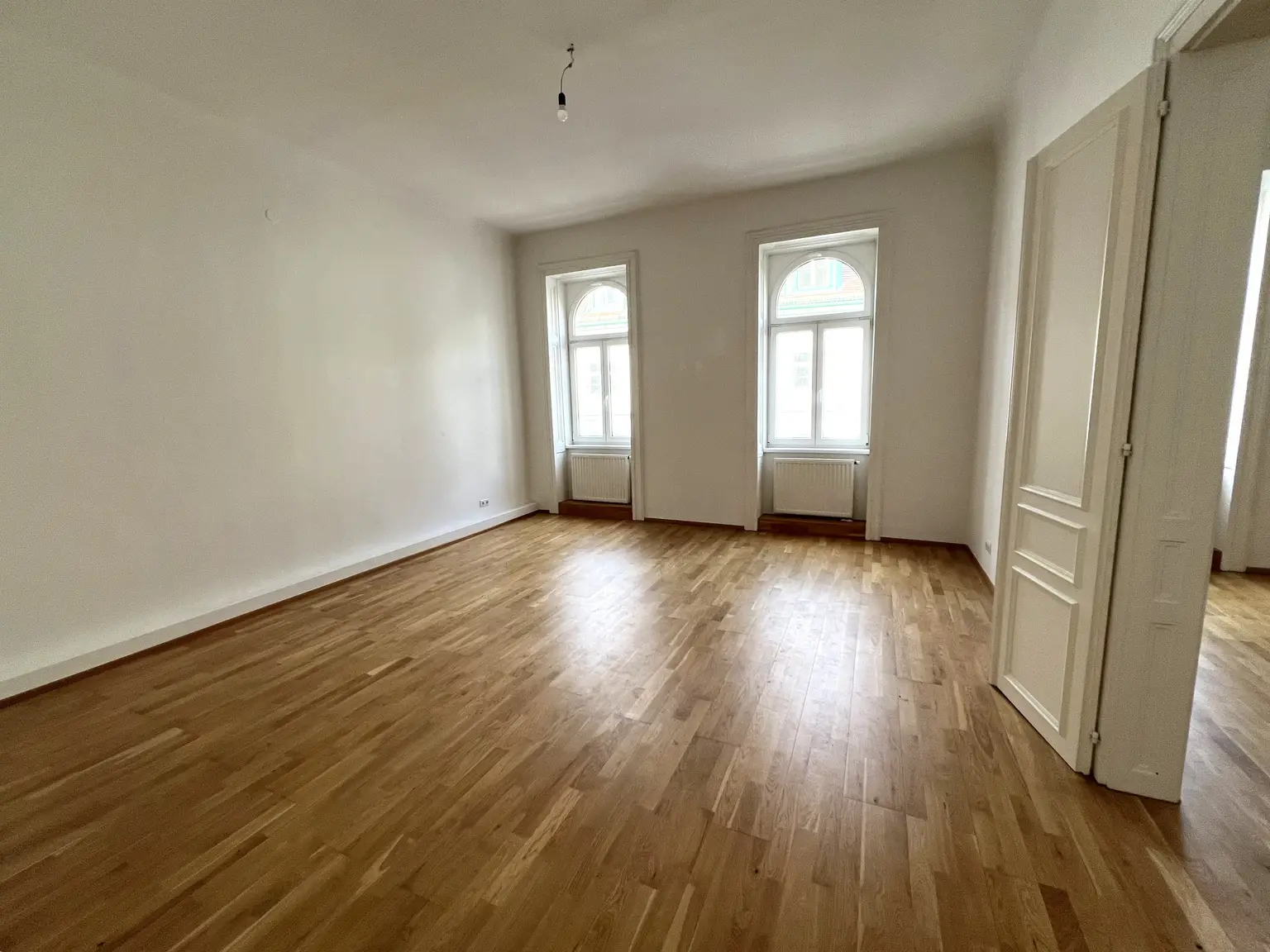 UNBEFRISTET: Charmante Altbauwohnung nahe Volkstheater