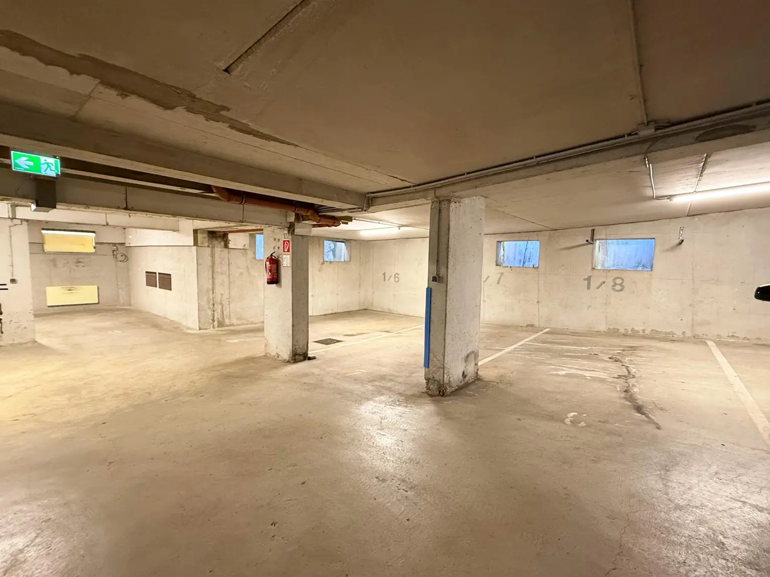 Tiefgarage mit Stellplatz 8