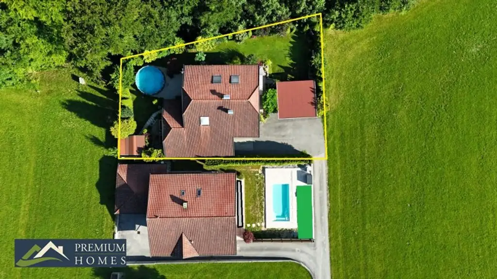 BREITENBACH am Inn - Großzügiges Einfamilienwohnhaus mit Terrasse, Balkon, Keller, Garage, zwei Carports, Garten, Gartenhaus, Geräte- und Holzschuppen