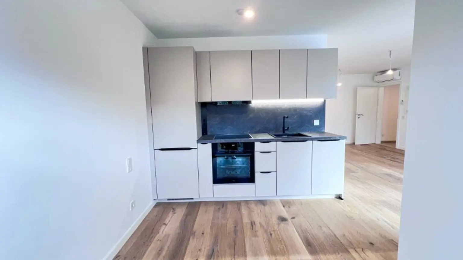 ERSTBEZUG HERNALS - PERFEKT AUFGETEILTE 2-ZIMMER-WOHNUNG MIT SONNIGEM BALKON