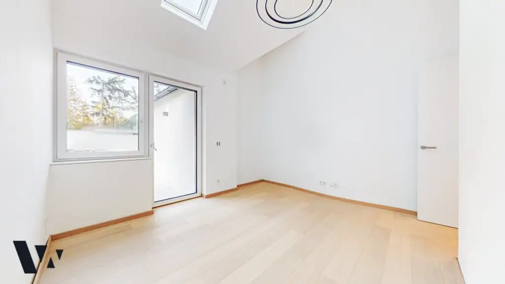EINZIGARTIGE VILLA MIT INFINITY-POOL & BLICK ÜBER DIE DONAU