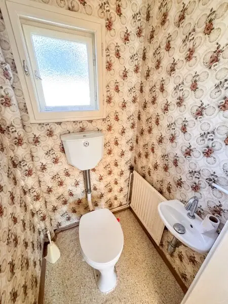 Einfamilienhaus mit 603 m2 Garten beim Auhof Center zu vermieten! Private oder gewerbliche Nutzung möglich! Arbeiterquartier!