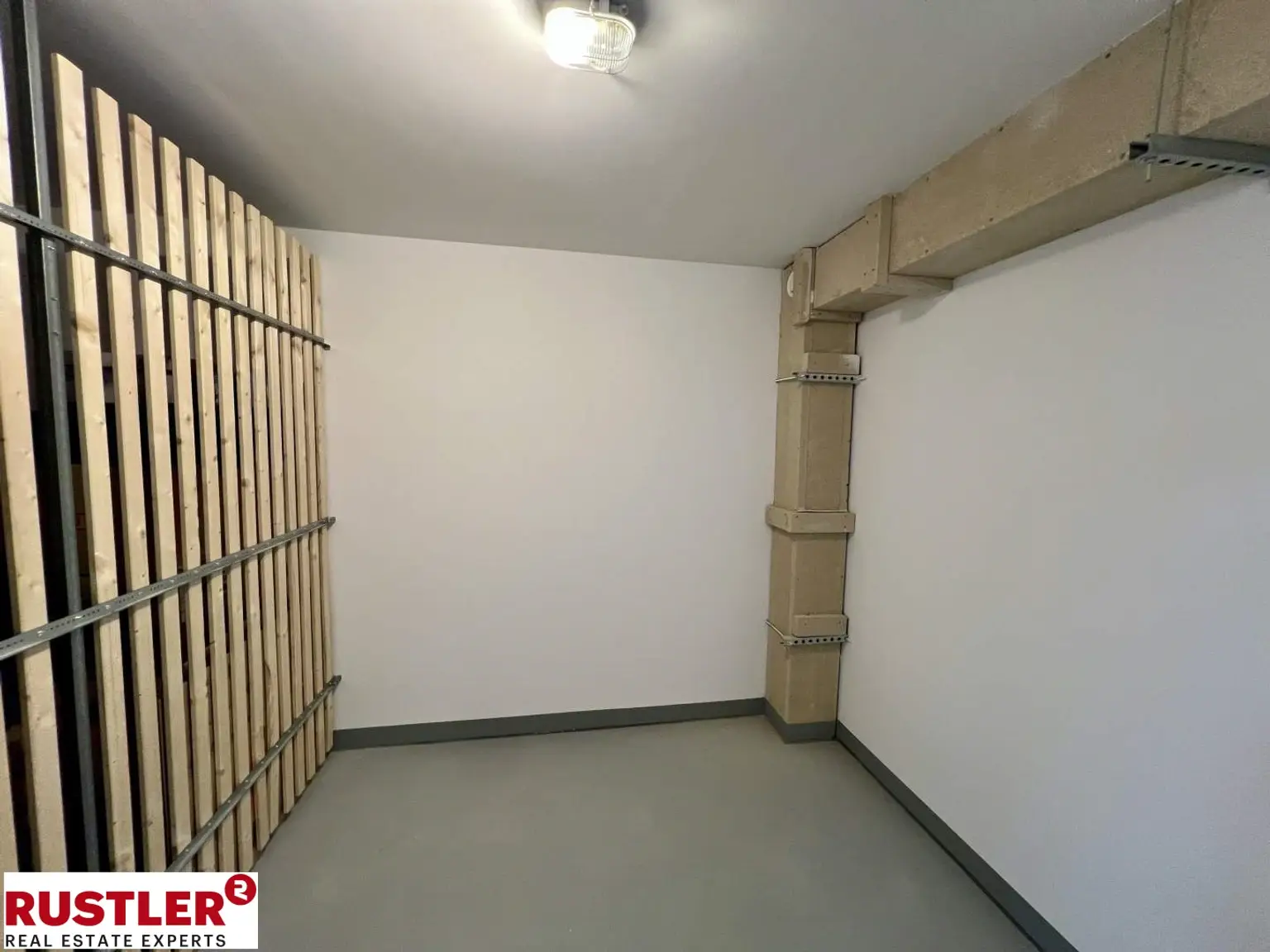 **ATTEMSGARTEN - HOCHWERTIGE 4 Zi WOHNUNG INKL. KÜCHE - 2 TERRASSEN - 2 BÄDER UND FITNESS**