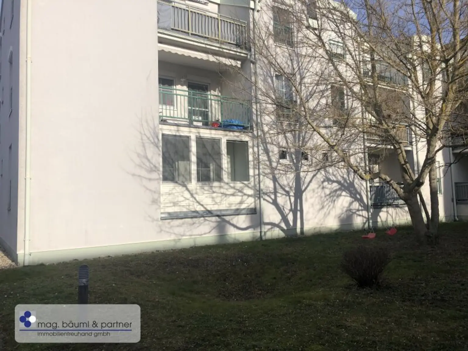 ! PROVISIONSFREI ! 3 Zimmer mit Loggia und Auto-Stellplatz