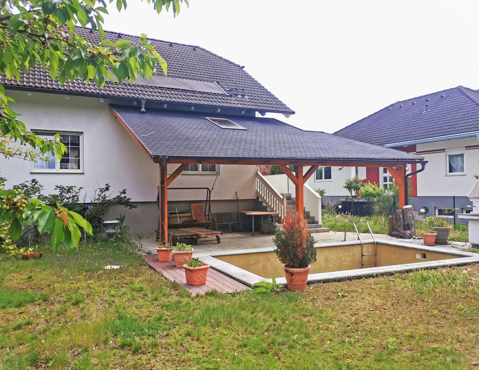 Einfamilienhaus mit Pool
