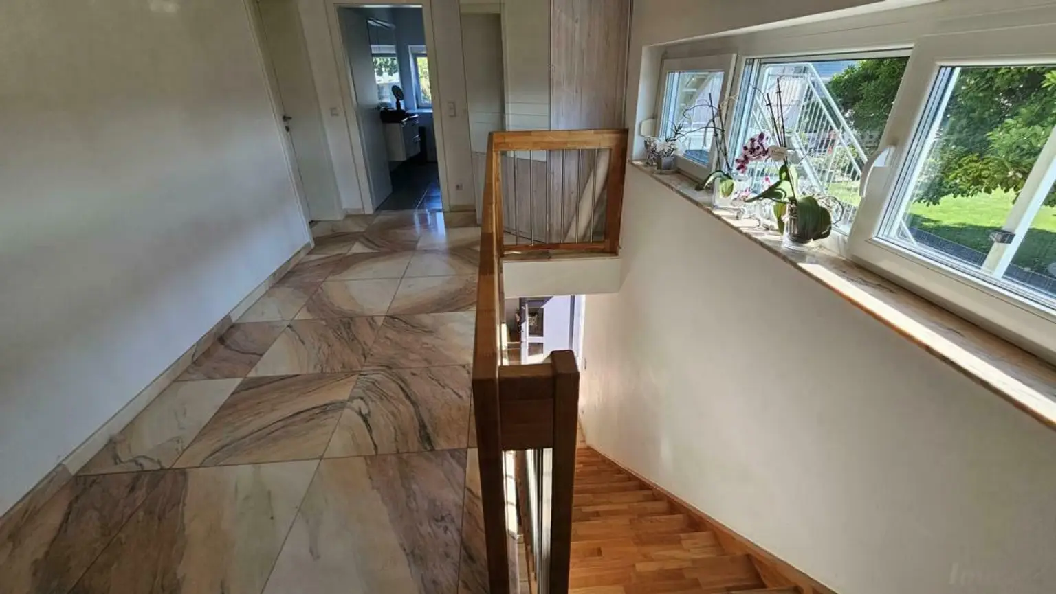 ** Großzügiges & edel saniertes Stadthaus ** Hochwertige Ausstattung ** 3 Bäder ** Einliegerwohnung ** absolute Ruhelage **