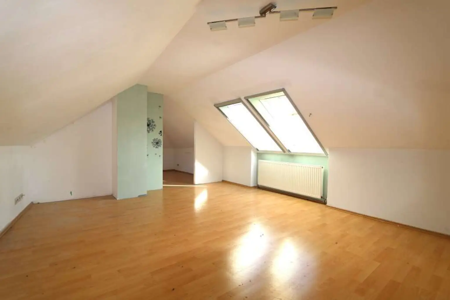 Bauernhaus mit zwei Wohneinheiten + Nebengebäude!