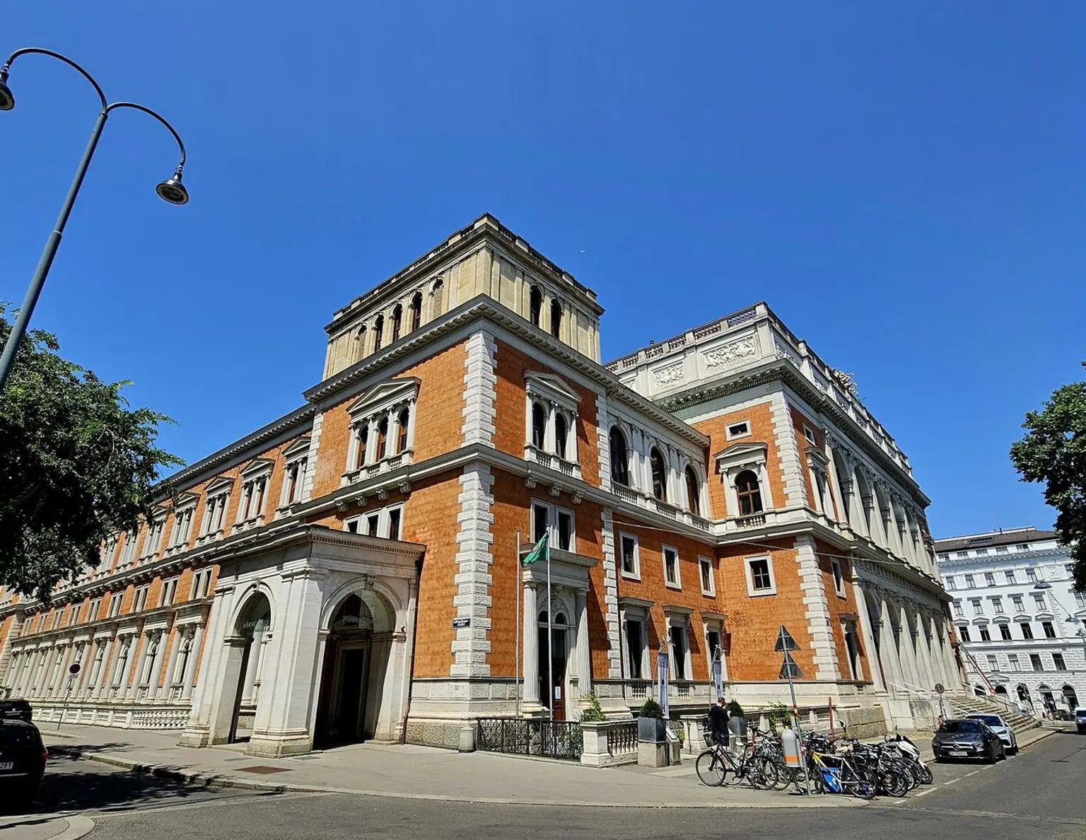 Büro im prachtvollen Börsegebäude zu mieten - 1010 Wien