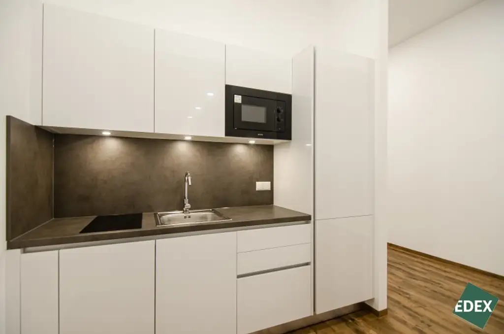 Moderne Büro-/Praxisfläche mit hochwertiger Ausstattung!